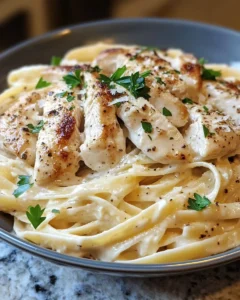 Homemade Creamy Chicken Alfredo Everyone Loves 27 0 3 2025 11 28T103939.453